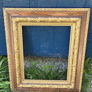 Frame 30x26 Gold Wood Antique Victorian Picture Frame Late 1800s-early 1900s Wall Hanging Victorian Art Home Decor corner chip
