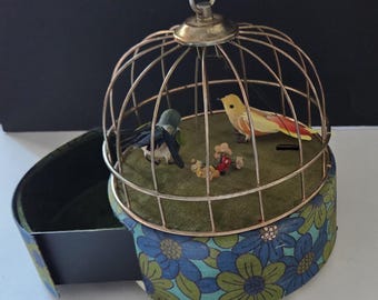Jaula musical vintage con pájaro oscilante animado, caja de música mecánica coleccionable, decoración para el hogar, funciona con plumas de loro naturales.