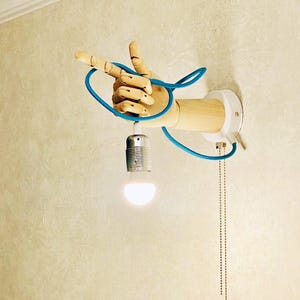Hölzerne Hand Wandleuchte | Gelenklampe mit Zugschalter