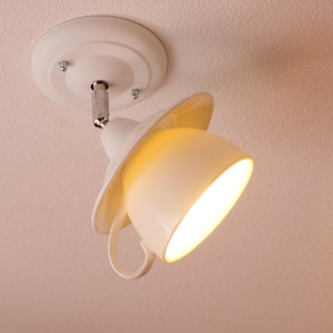 Oświetlenie punktowe | Lampa sufitowa w kształcie filiżanki porcelanowej