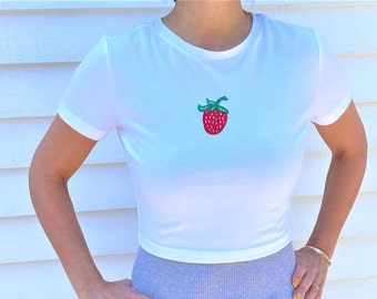 ◆ITZAVIBE◆ STRAWBERRY LOGO CROP T SHIRT IBB25WT01WH B1pppR4gVKL._CLa|2140,2000|