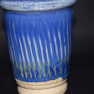 Caneca azul listrada