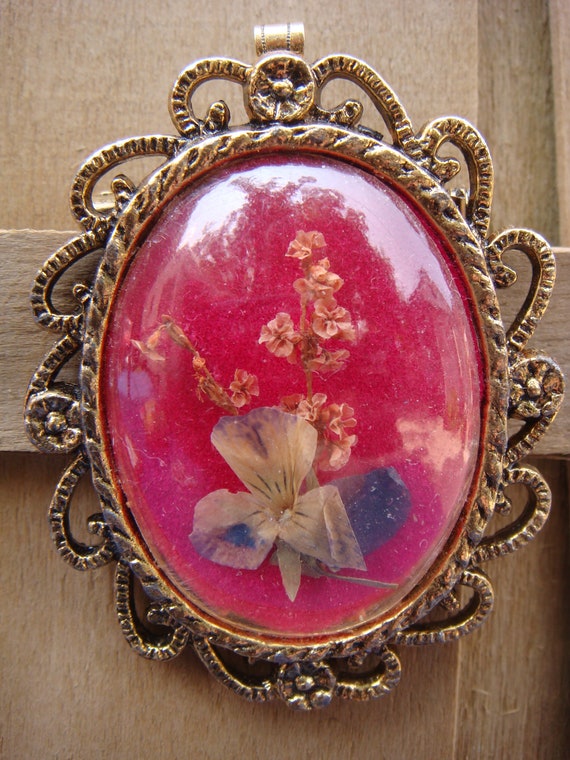 Vintage PRESSED FLOWER Brooch Flower Floral Pin