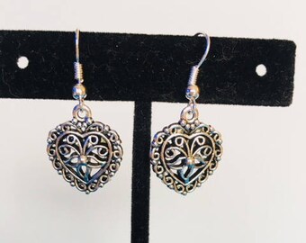Silver lacy filigree heart earrings