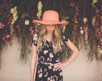 Lyla Rose Photo Backdrop // PolyPaper Photography Backdrop // SIZES: 5'x5', 5'x6', 5'x7', 5'x8', 6'x5' // Floral Backdrop