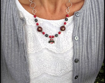 Fancy loop Ohio State Necklace