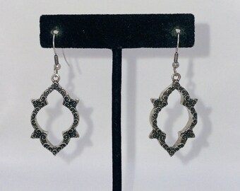 Vintage Silver Tone Quatrefoil Brighton Style Dangle Drop Statement Earrings