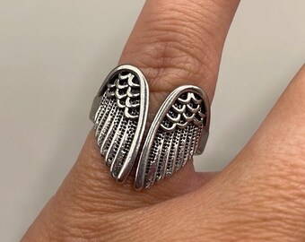 Vintage Silver Tone Angel Wings Large Cocktail Statement Ring Size 5.5