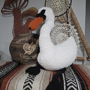 Grande peluche au crochet Swan Stuffy