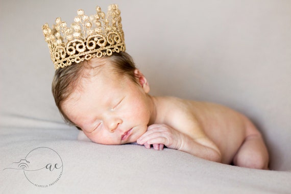 Couronne Dor Naissance Pour Bebe Fille Ou Garcon Kane Etsy Couronne Dor Naissance Pour Bebe Fille Ou Garcon Kane Etsy