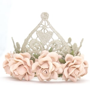 Anniversaire Diadème Dentelle Couronne Fleurs Blush Harlow Diadème d'anniversaire Options multicolores Enfant Adulte image 1