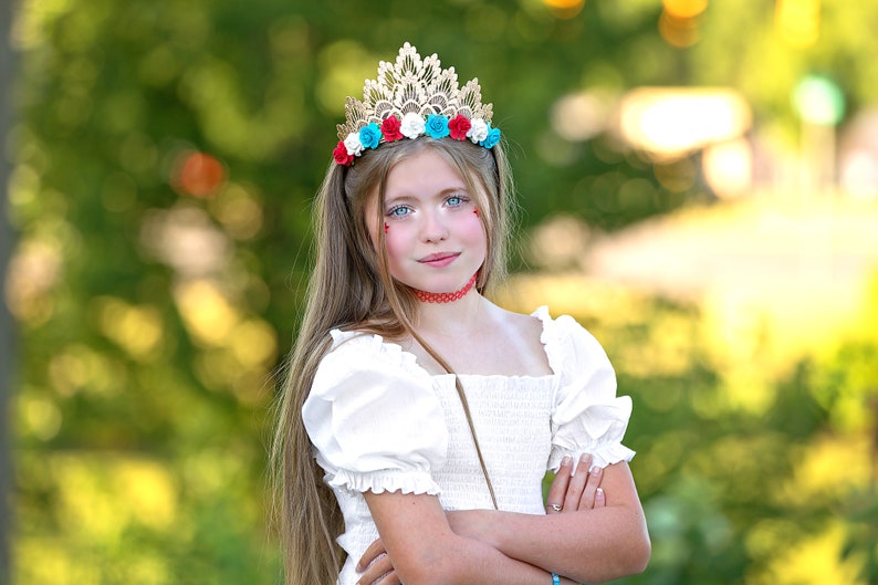 NEU 4. Juli Patriotische Rot Weiß & Blau Tiara Spitzenkrone mit Blumen Gedenktag Unabhängigkeitstag Rocket Pop Freiheit Bild 2