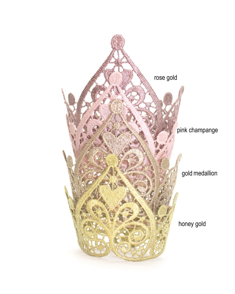 Anniversaire Diadème Dentelle Couronne Fleurs Blush Harlow Diadème d'anniversaire Options multicolores Enfant Adulte image 2