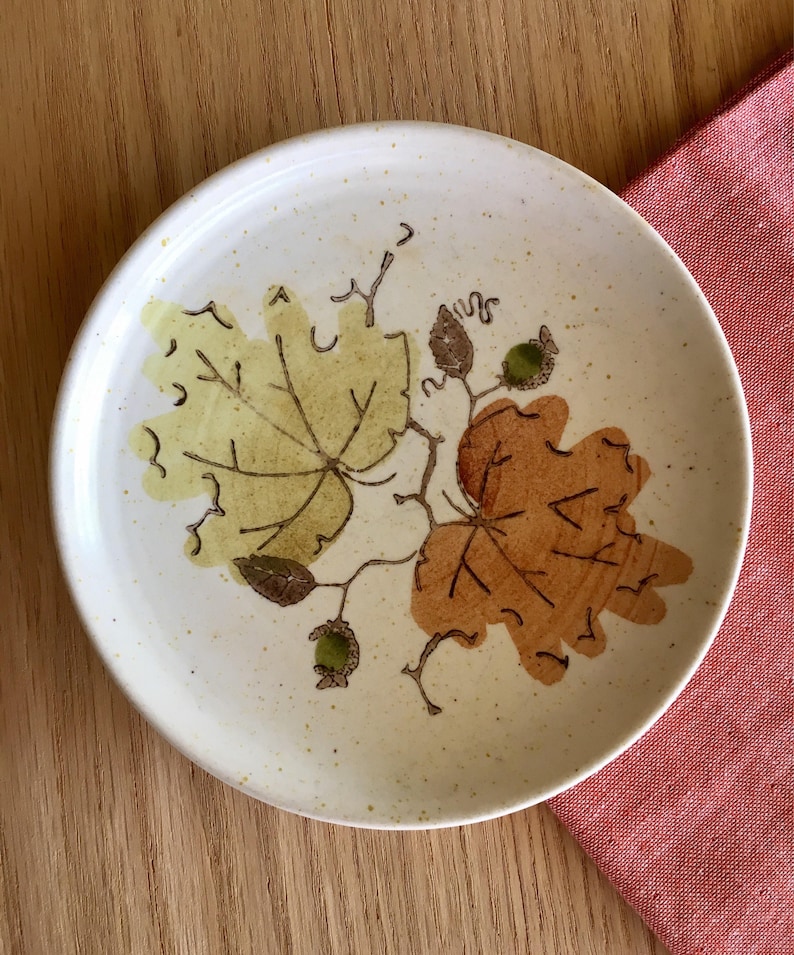 Poppytrail Woodland Gold bread plate by Metlox 1959-1979 made in California sold individually