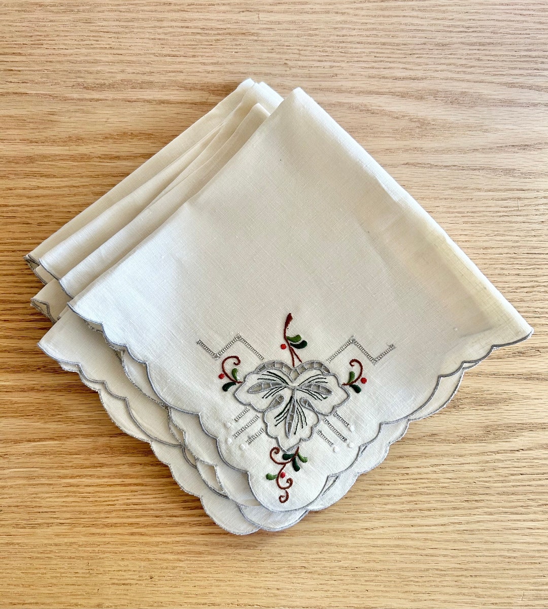 Vintage Christmas Linen Napkins Set Of 8 Etsy vintage-christmas-linen-napkins-set-of-8-etsy