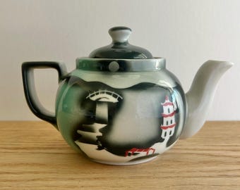 Tetera Tepco Confucius diseñada en la década de 1930.