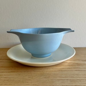 Skytone by Homer Laughlin gravy boat with attached underplate 1950s