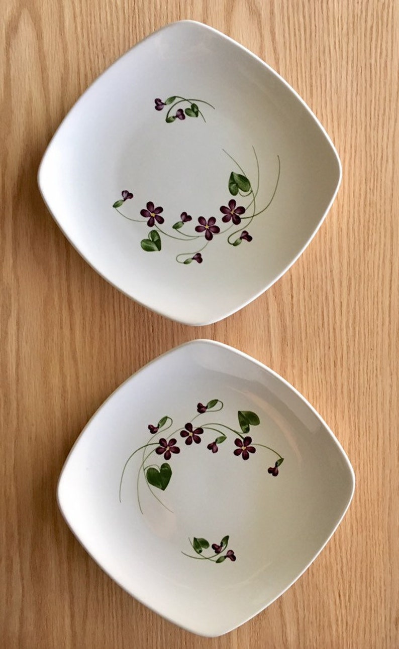 Orchard ware Hollywood ware Wood Violet dinner plate 1940s