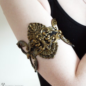 Set of Two Gold &#39;Fleur de Lis&#39; Metallic Rubber Arm Bands Steampunk Fairy Belly Dance Alternative Baroque