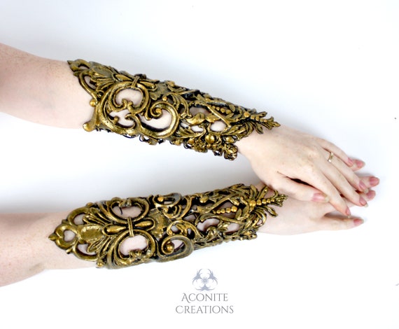 FAB Braveforge Bracers gold foil 開封済み FAB Braveforge Bracers gold foil 開封済み - メルカリ