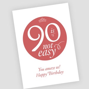 Decade Card per il 90° compleanno! Scarica istantaneamente carta o poster fai-da-te, 5x7 e 8x10, blu e rosso, Turning 90 è incredibile! Buon compleanno!!