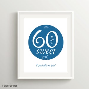 Cartão de feliz aniversário de 60 anos, download instantâneo, arquivos 5x7 e 8x10 para imprimir como cartão ou pôster, 60 é tão fofo! Cartão de aniversário de uma década DIY.