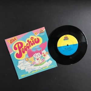 Poochie cartoon classic 1984 Livre Cie Kid Stuff Histoire et Mattel disque record vinyle 33 tours Langue Anglaise TV Rare vintage Nostalgie