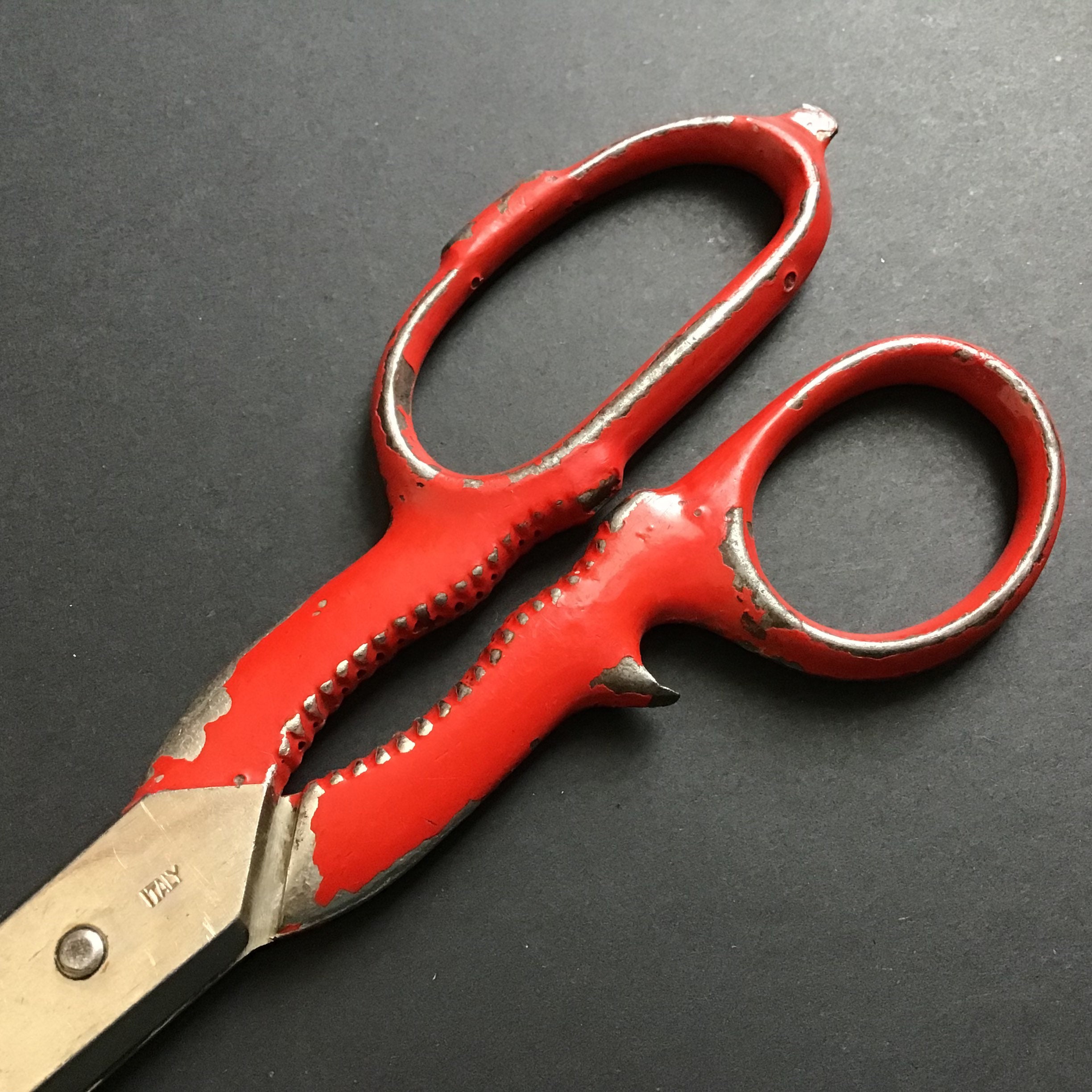 Vintage 7.5 KITCHEN UTILITY Metal Scissors Shears Red Handle Claw Bottle  Opener