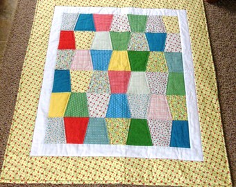 Grandma's Flower Garden Quilt |  Tumbler Baby Quilt | Cottage chic quilt | Cottage Nursery | Floral Bedding | Floral Nursery