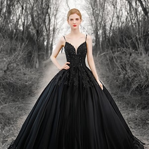 Black Ball Gown Gothic Wedding Dress V Neck Sleeveless Spaghetti Straps Open Back with Cape