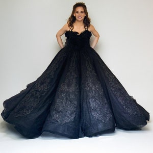 Luxury Black Off Shoulder Lace Appliques Wedding Dress Bridal Gown Full Ball Gown Long Cathedral Train Full All Over Lace Regal