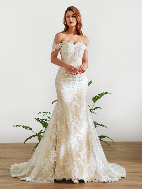 Floral Lace Champagne Mermaid Fit and Flare Wedding Dress Bridal Gown With  Straps Sleeveless off the Shoulder -  Canada