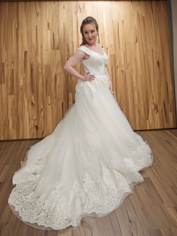 Latest bridal gown shop styles