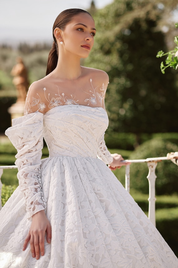 Luxury Ball Gown Wedding dress Burgundy Bridal Reception Dress Formal –  Siaoryne