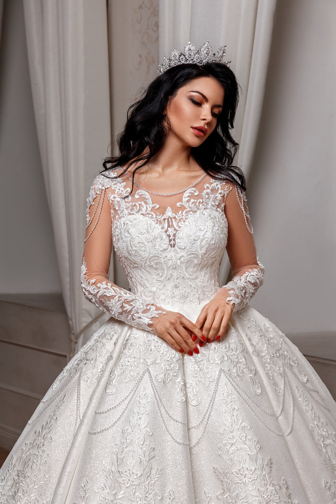 Beautiful Princess Luxury Ball Gown Wedding Dress Long Sleeves Lace ...