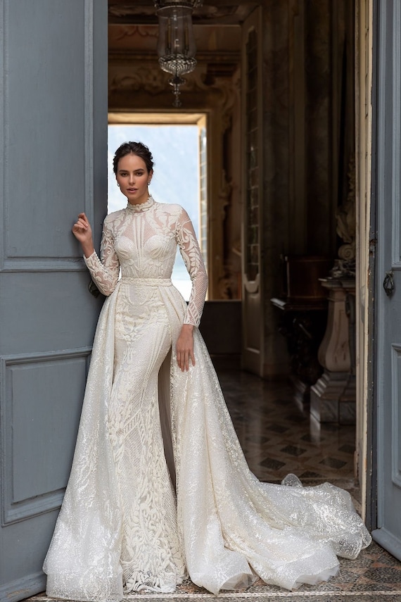 Luxury Vintage Style High Collar Neckline Long Sleeve Modest Fitted Mermaid  Wedding Dress Bridal Gown With Detachable Train All Over Lace 