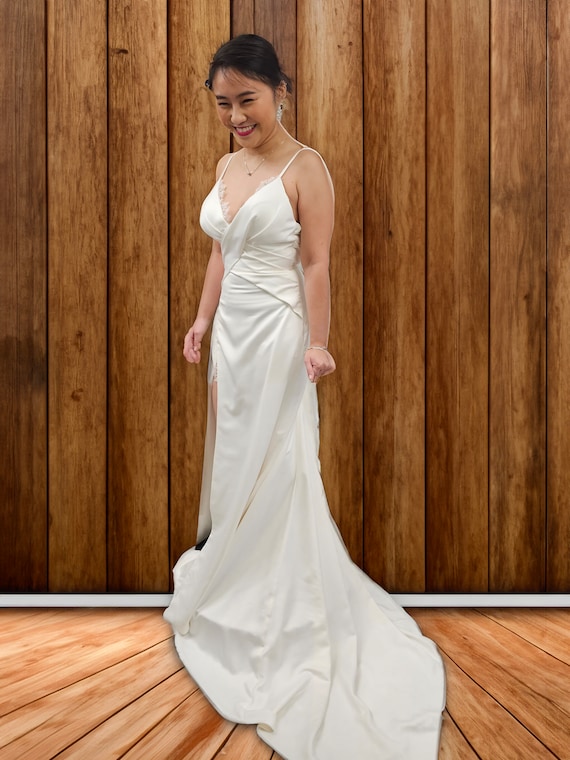 Slip Style Wedding Dress Bridal Gown With Spaghetti Straps Sleeveless Side  Slit Peek A Boo Lace Low Cut V Neck Open Back Minimalist Sheath 