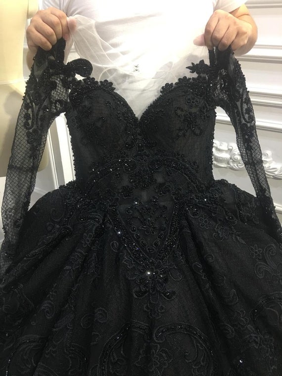 Long Train Lace Wedding 