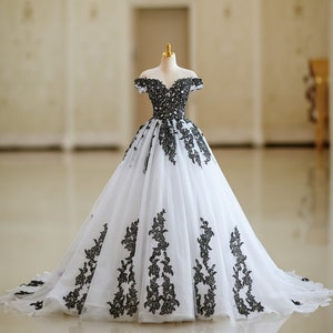 Untraditional Black and White Ball Gown Gothic Wedding Dress Bridal Off The Shoulder Short Sleeves Lace with Train