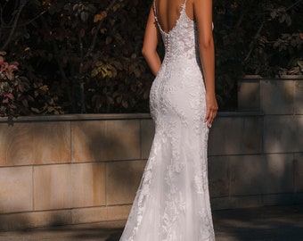 Slinky Slip Style Fitted Sleeveless With Spaghetti Straps Open Back Wedding  Dress Bridal Gown Hunter Dress Lace Train Fit and Flare -  Canada