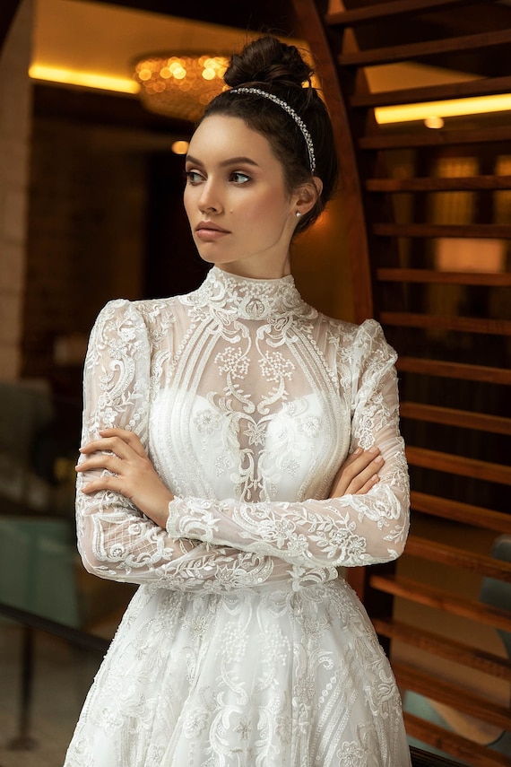 Luxury Vintage Style High Collar Neckline Plunge Lining Full Aline Long  Sleeve Wedding Dress Bridal Gown Ivory Lace Closed Back Modest