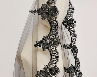 Unconventional Gothic Black Bridal Veils Soft Tulle Fingertip Wedding Veil Luxury 5 feet Lace Edge Single Layer Veil Soft Illusion Tulle