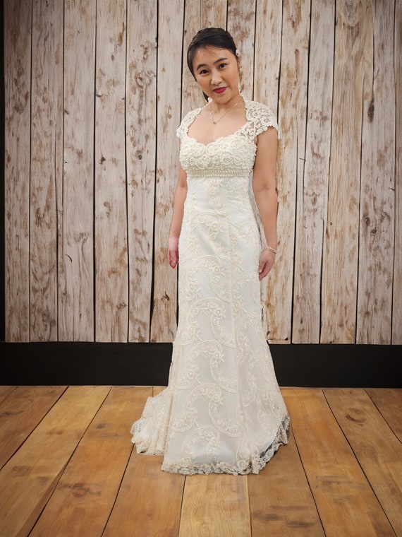 Empire Waist Regency Style Short Sleeve Wedding Dress Bridal Gown All Over  Lace Short Train Pearls Luxury Design Short Sleeve -  Canada
