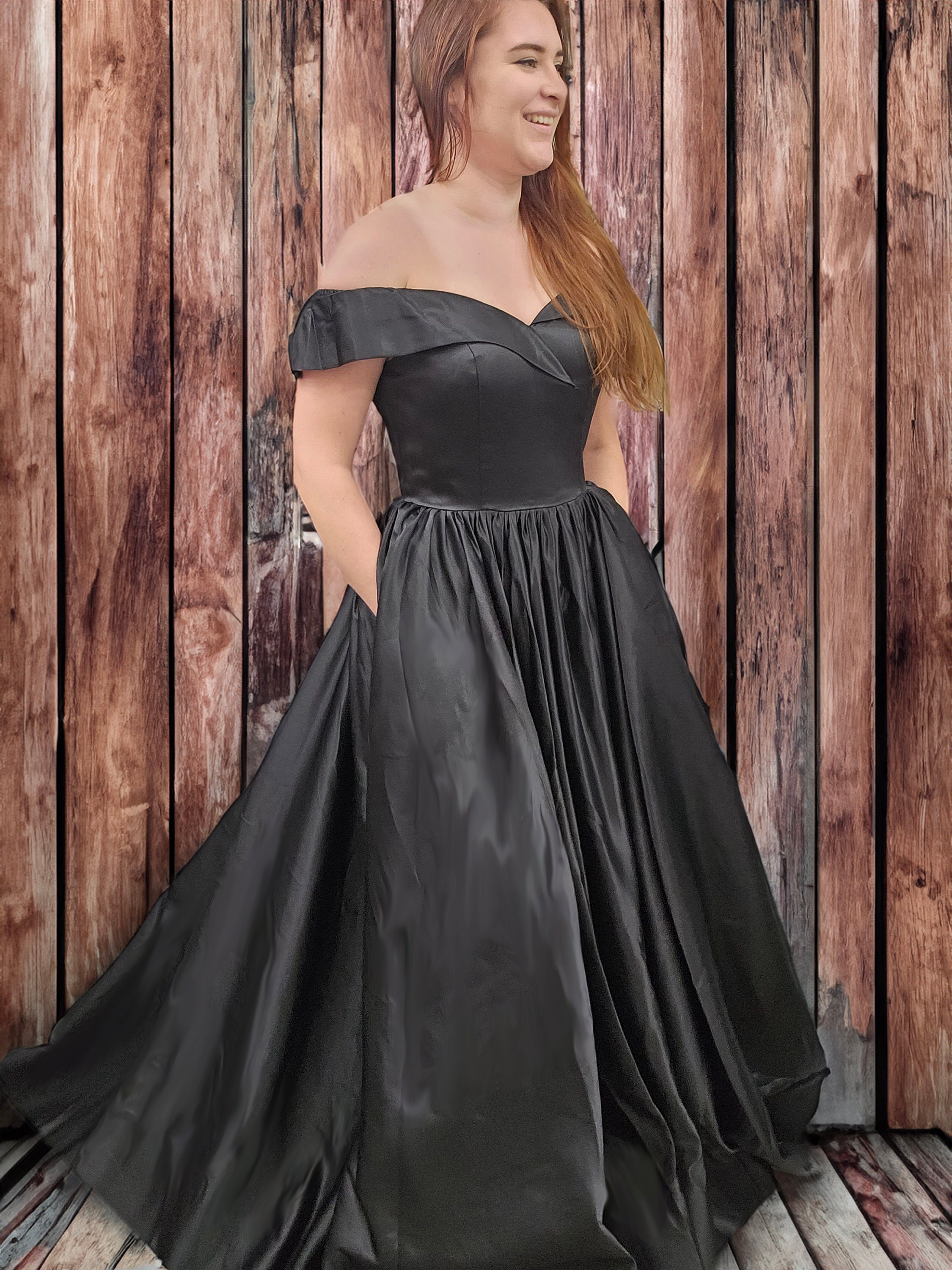 Sleeveless Bridal Wedding Gowns Black Satin Wedding Ball Gowns Bh26 - China  Wedding Dresses and Bridal Dress price | Made-in-China.com