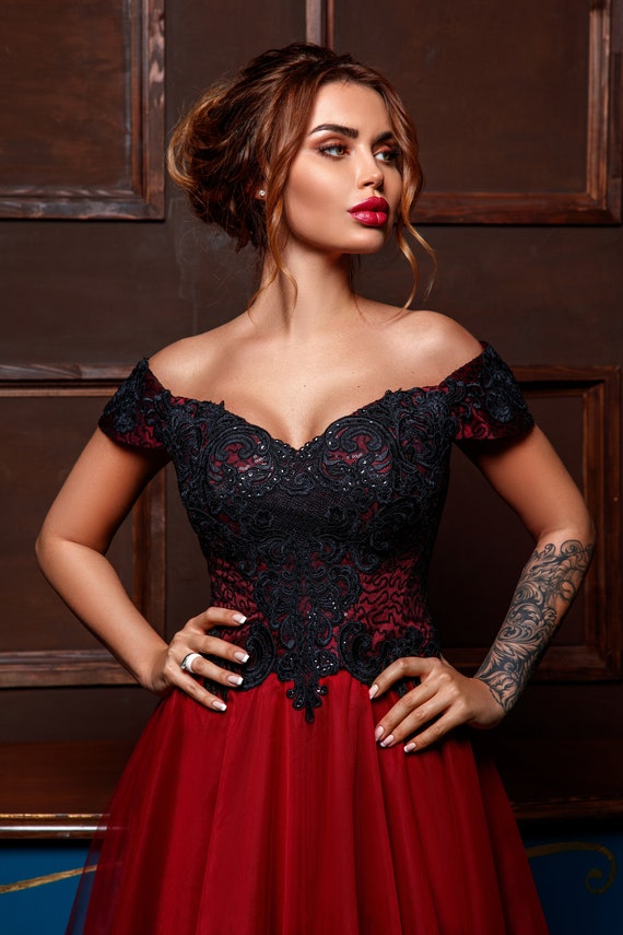 Hermoso encaje gótico rojo y negro de novia - Etsy