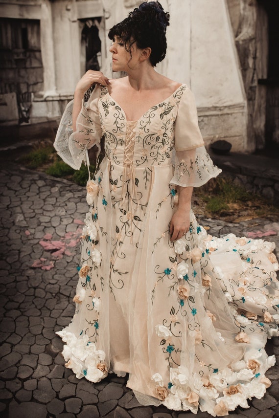 Luce Sposa Wedding Dresses 2021 - Belle The Magazine | Gowns, Green wedding  dresses, Ball gowns