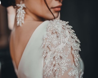 Beautiful 3/4 Sleeve High Neckline Modest Beaded Shoulders Wedding Dress Bridal Gown Classic ALine Short Train Leo Dress Ivory