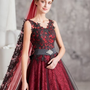 Gothic Style Black Red Wedding Dress Bridal Gown Sleeveless Lace Ball Gown Unique Unconventional Modern Bride