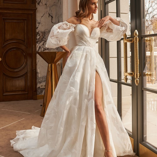 the Shoulder Long Puff Sleeves Corset 