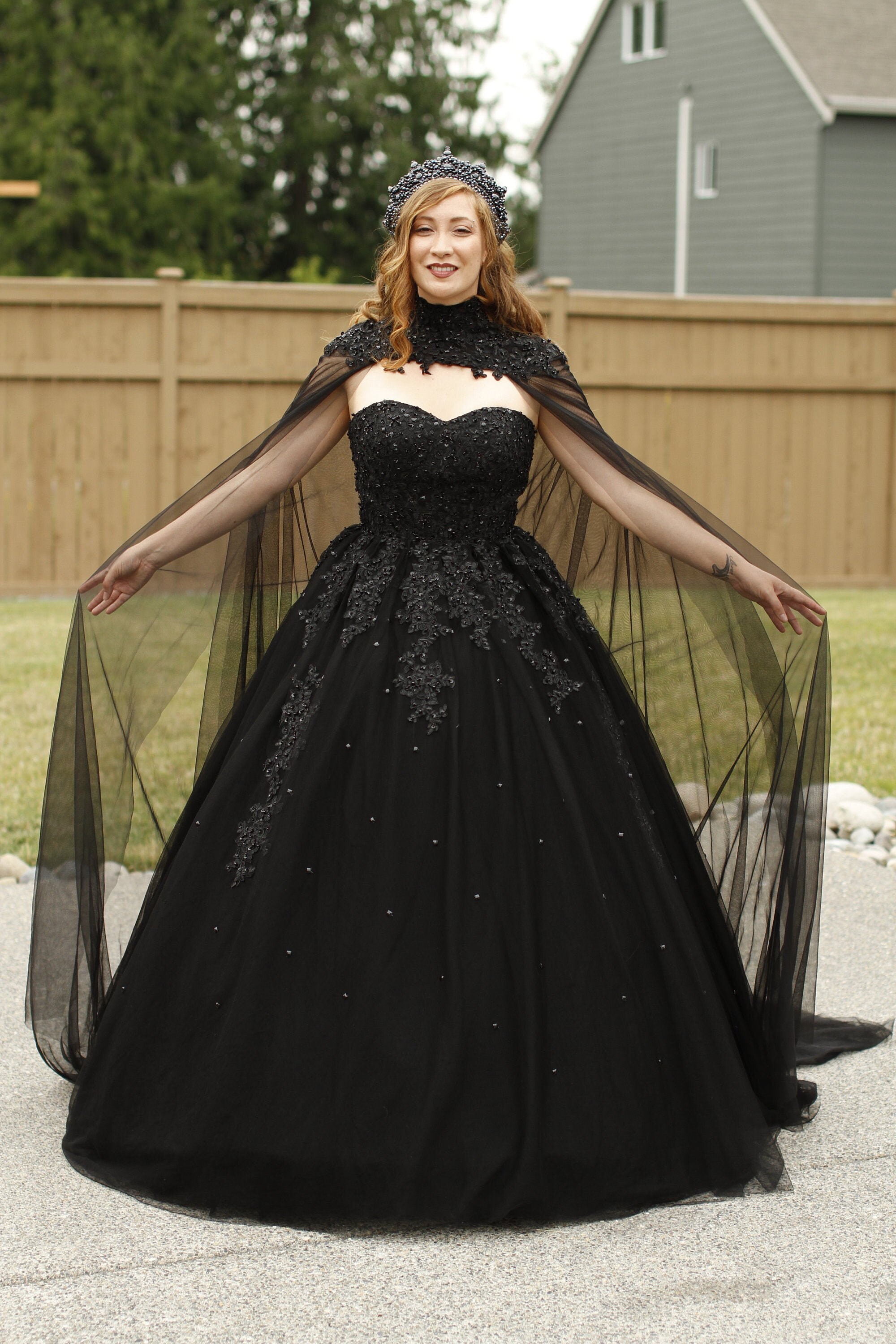 Gothic Ballgown Spaghetti-Strap Lace-Appliqued Sheer Black Train Wedding Dress No Veil